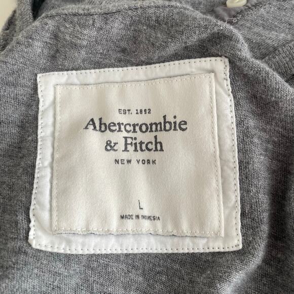 Abercrombie & Fitch Women's  Y2K Gray Henley T-Shirt Sz L Embroidered Logo - Picture 5 of 8